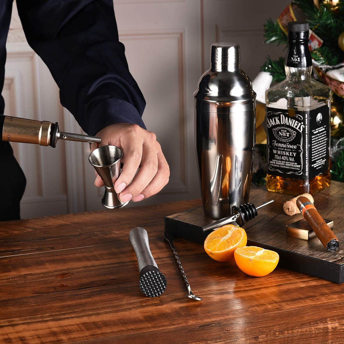 Bar Accessories Cocktail Shaker Jigger Kit Vodka Dispenser Equipment Stainless Steel Martini Home Copper Bell Bartender Set