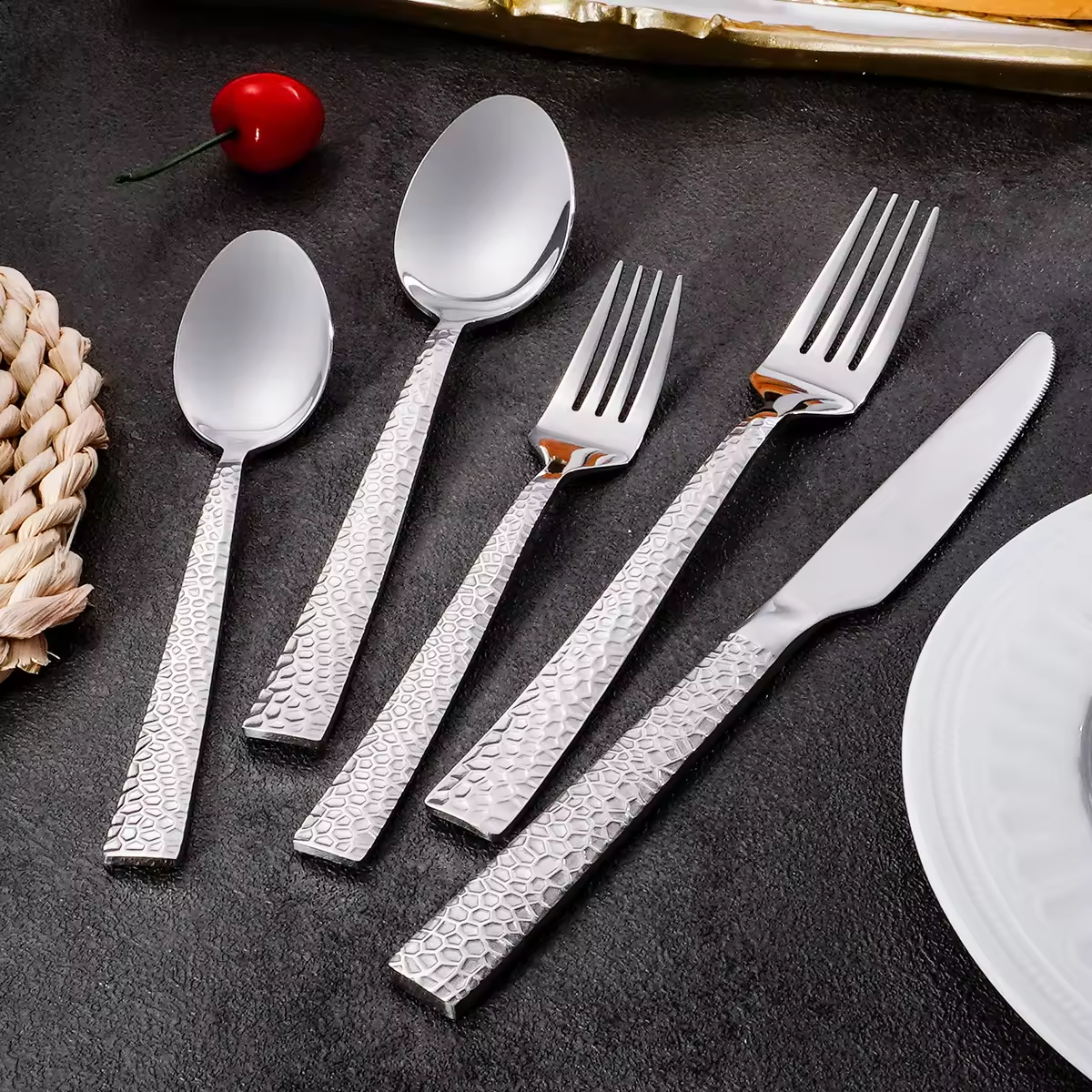 Hammered Cutlery Set with Knife Fork Spoon, Stainless Steel Flatware Set, Besteck Set High-Quality, Dishwasher Safe