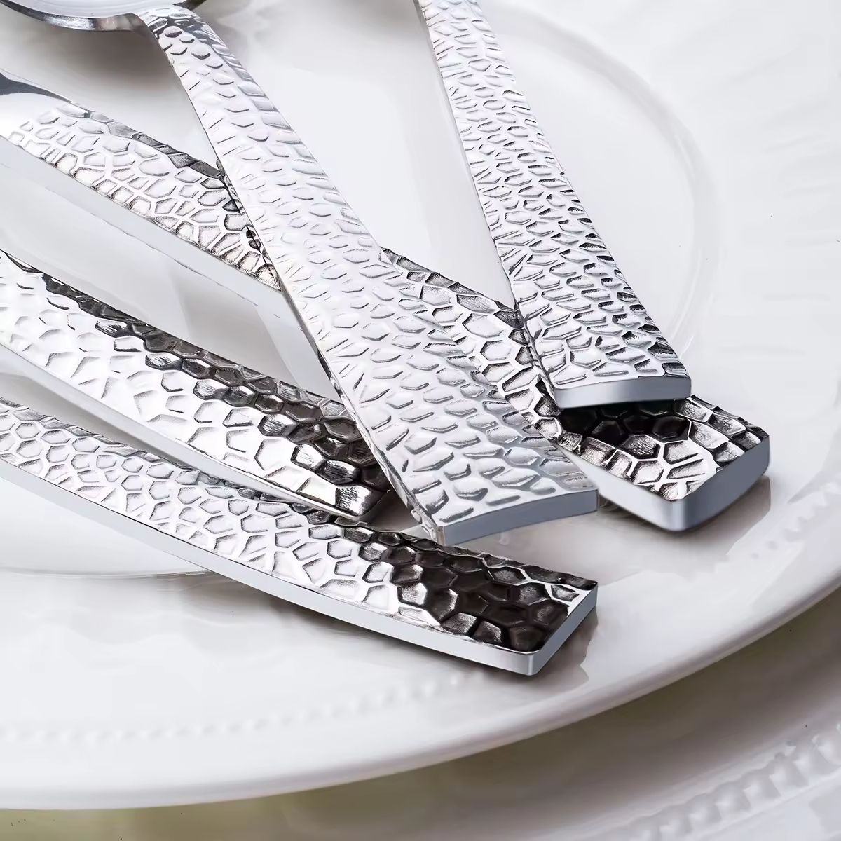Hammered Cutlery Set with Knife Fork Spoon, Stainless Steel Flatware Set, Besteck Set High-Quality, Dishwasher Safe